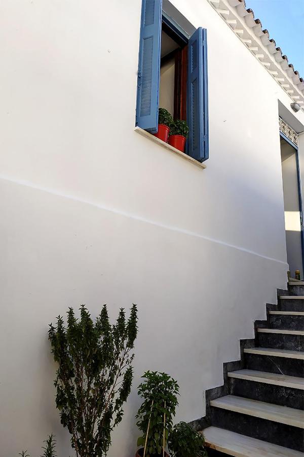 Ariadne,Traditional Apartment In Centre Of Poros Poros Town المظهر الخارجي الصورة
